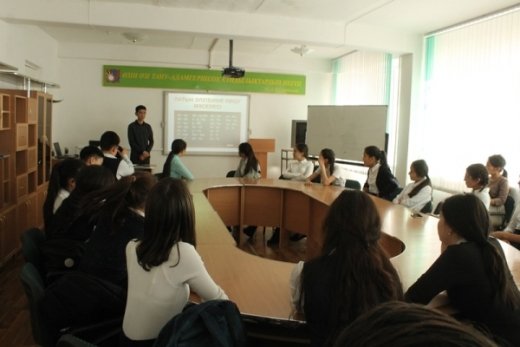 Гимназия шәкірттері Латын әліпбиін талқыға салды